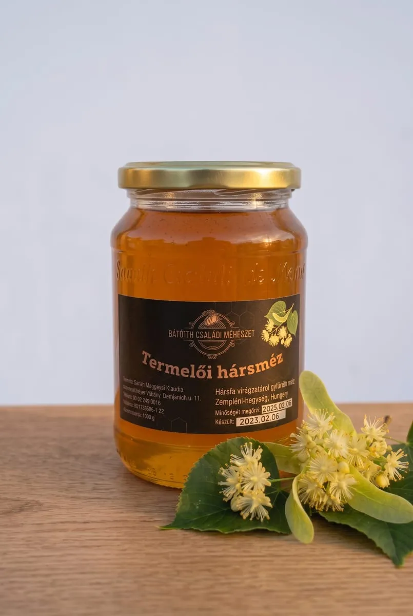 Baráth termelői hársméz 1000 g-os üvegben, hársfavirággal